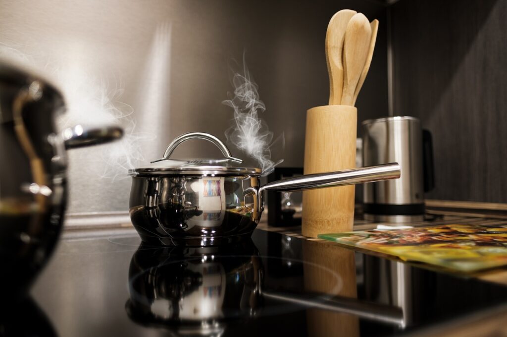 kitchen, cook, pot-3597348.jpg
